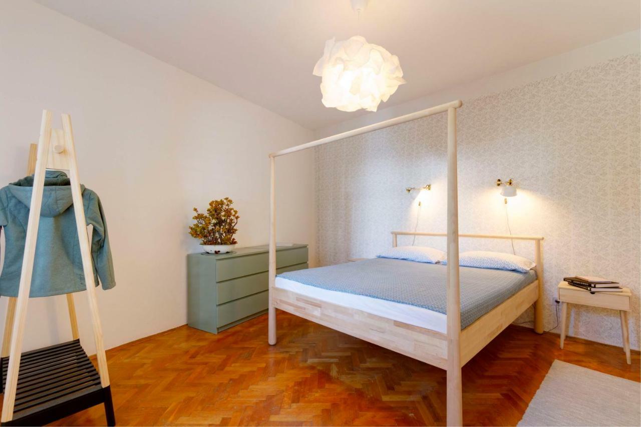 Beach House Gusla Комижа Экстерьер фото