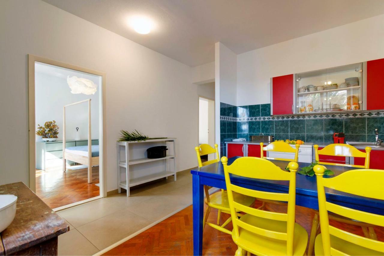 Beach House Gusla Комижа Экстерьер фото